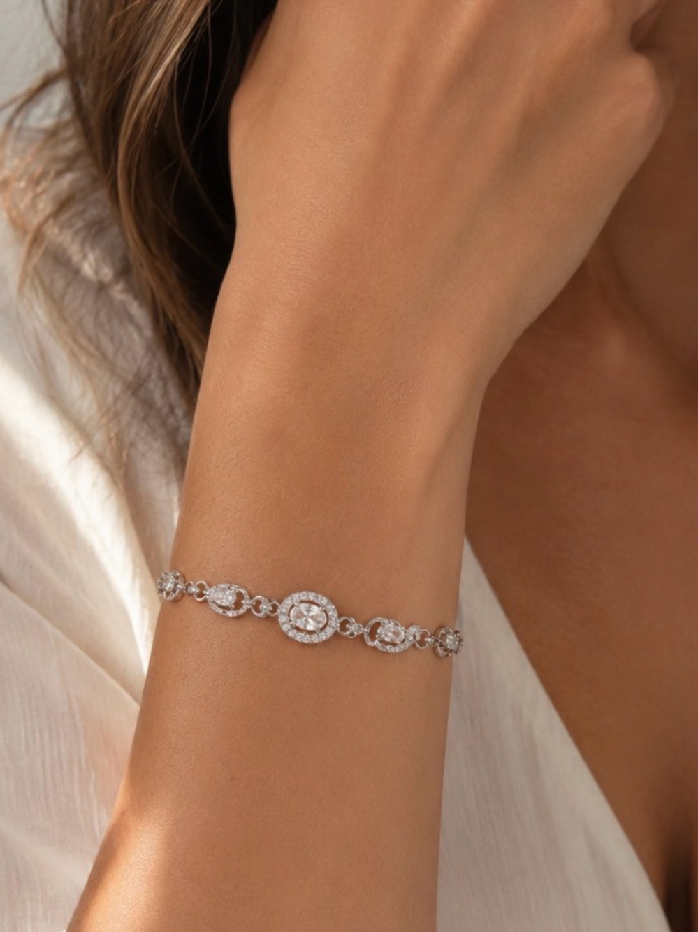 NEW! 14k White Gold Plated Crystal Halo Link Bracelet - Elegant Women's Jewelry